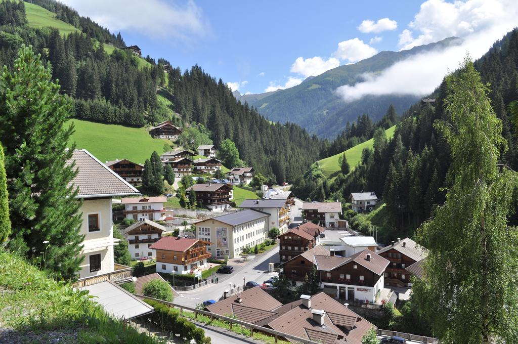 Hotel Gasthof Perfler Außervillgraten Exterior foto